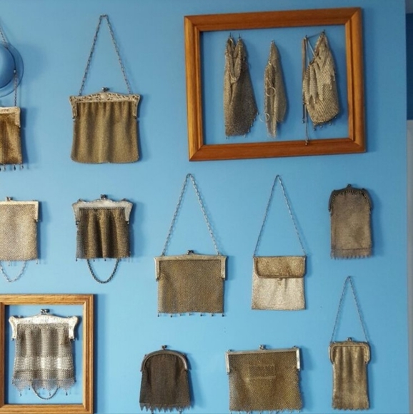 Liz Claiborne floral crossbody adjustable strap pink floral adjustable strap EUC - Picture 12 of 13